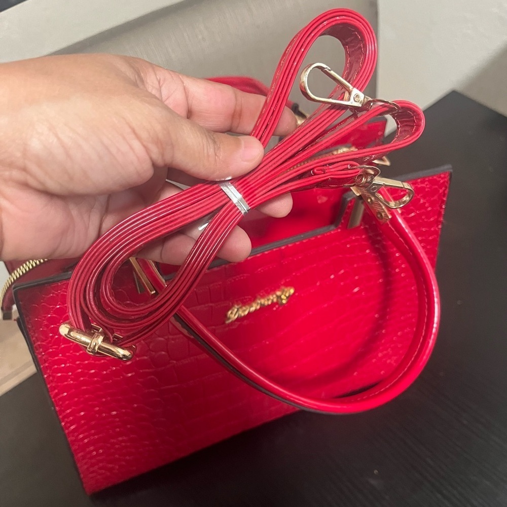 Stradivarius Red handbag with adjustable strap - Picture 6 of 6